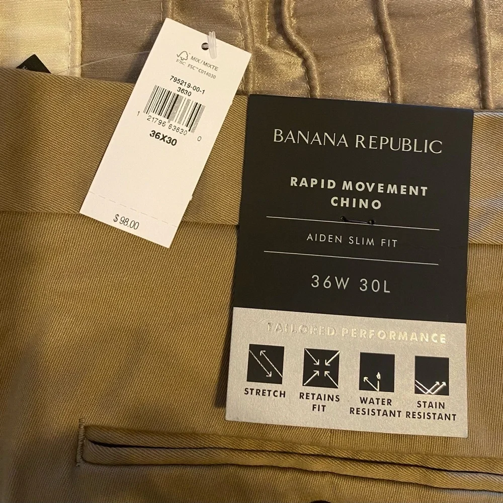 Banana Republic - NEW - RAPID MOVEMENT CHINO. Aiden Slim Fit. 36W x 30L. Khaki